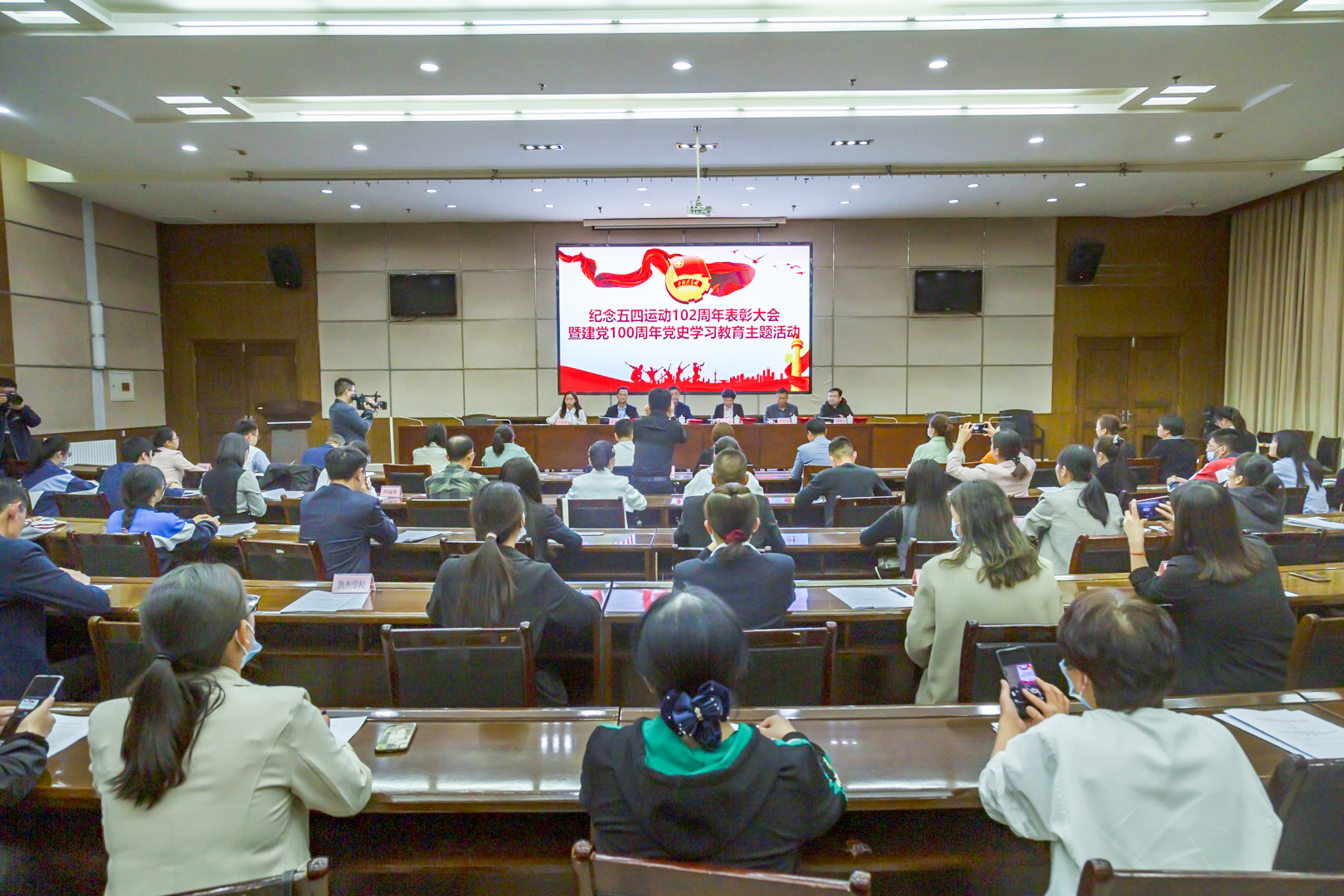 河南尊龙抖圈官网 | 共青团工作再获多项荣誉！