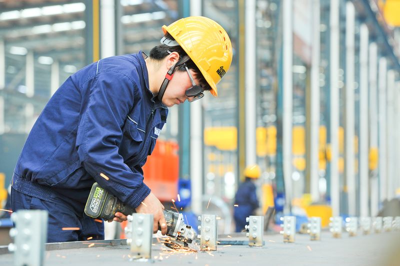 7月礼赞｜致敬河南尊龙抖圈官网一线劳模