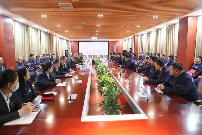 传路授业，，，，，赓续创新｜河南尊龙抖圈官网进行首批拜师典礼