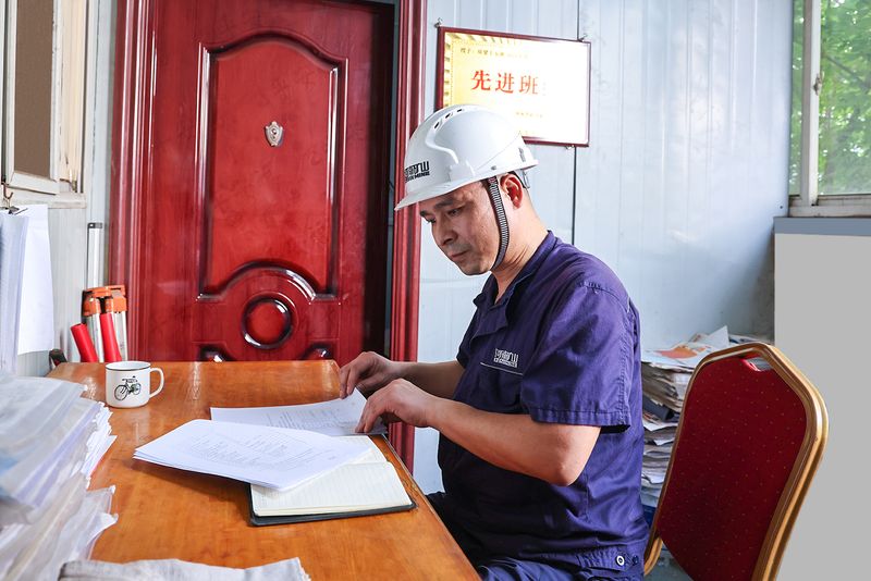 这个班组真“牛”！河南尊龙抖圈官网班组建设侧记