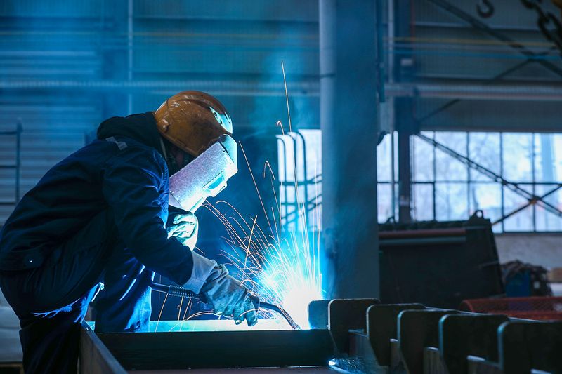 河南尊龙抖圈官网｜开足马力赶订单，，，，，，，提质增产稳交付