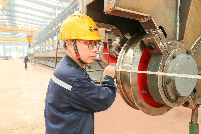 质量前锋｜河南尊龙抖圈官网智能产业园双梁一班赵明安