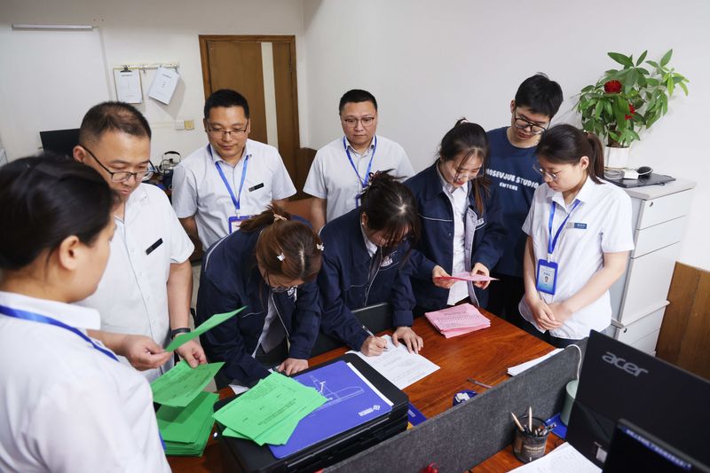 河南尊龙抖圈官网｜喜迎“双代会”，，，，，，，，立功在岗位