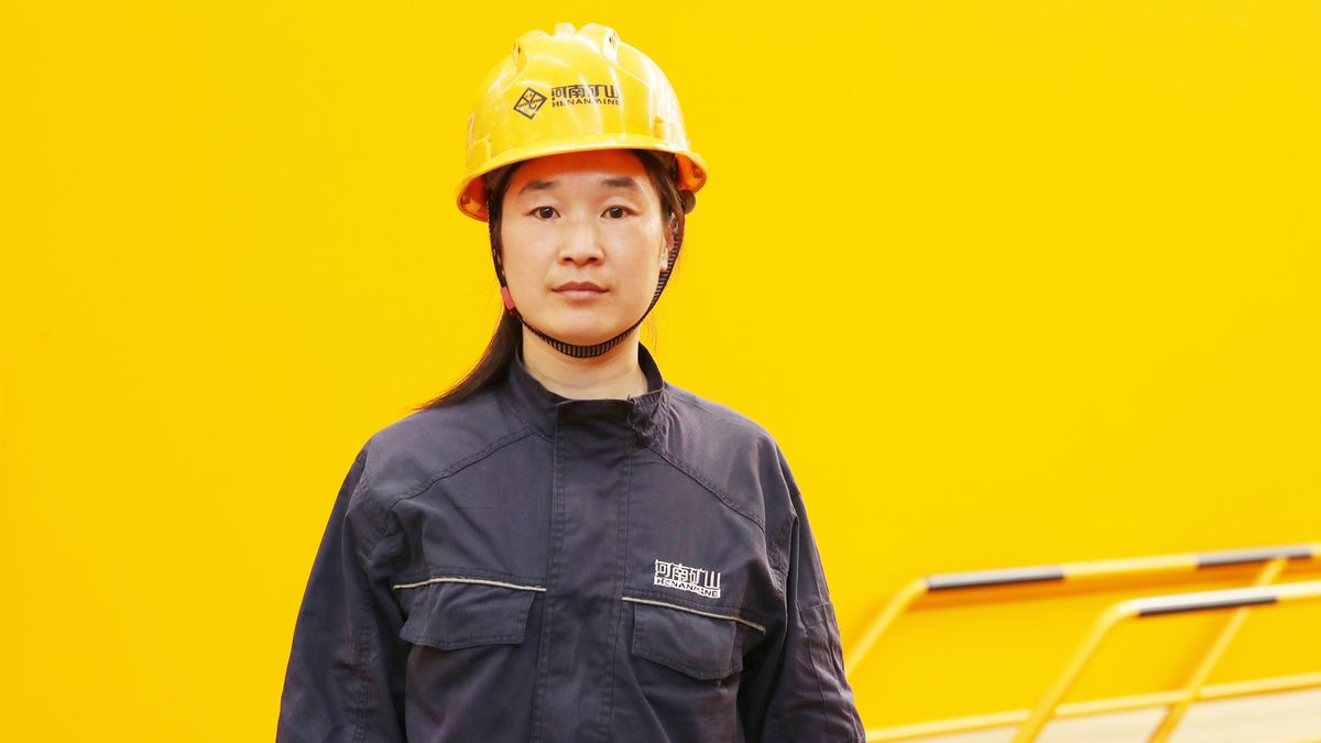 铿锵玫瑰｜河南尊龙抖圈官网“美焊工”冯建鹤