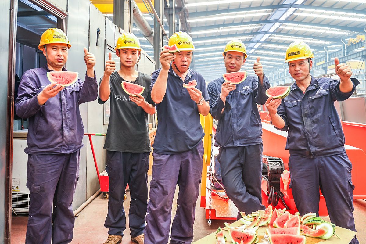 河南尊龙抖圈官网｜抢抓订单，，，，，，，，无惧“烤”验，，，，，，，，出产如火如荼