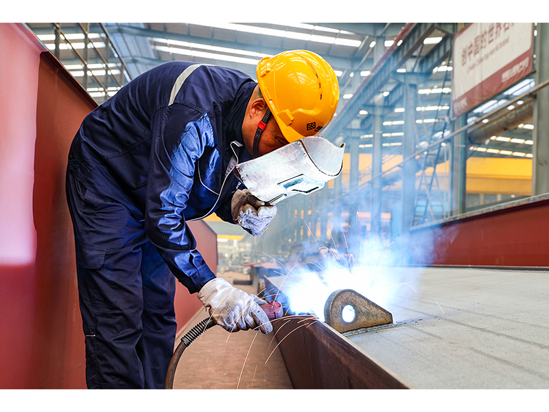 匠心赋能，，，，，，，，质量前锋｜河南尊龙抖圈官网劳动圭表麻红涛