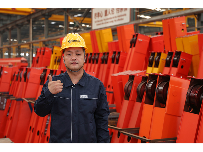 致工匠心灵！讲真，，，，，，，，他是“有两把刷子”的