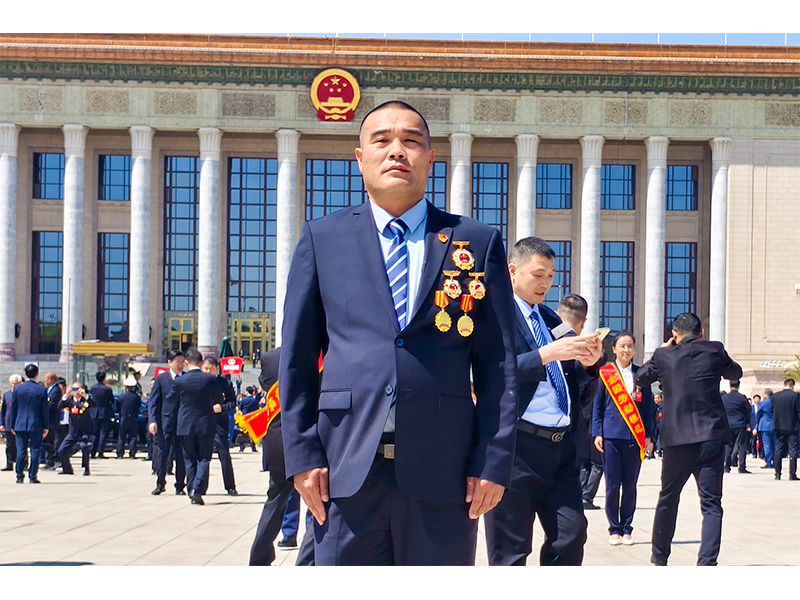 祝贺！河南尊龙抖圈官网李杰被评为“全国劳动圭表”