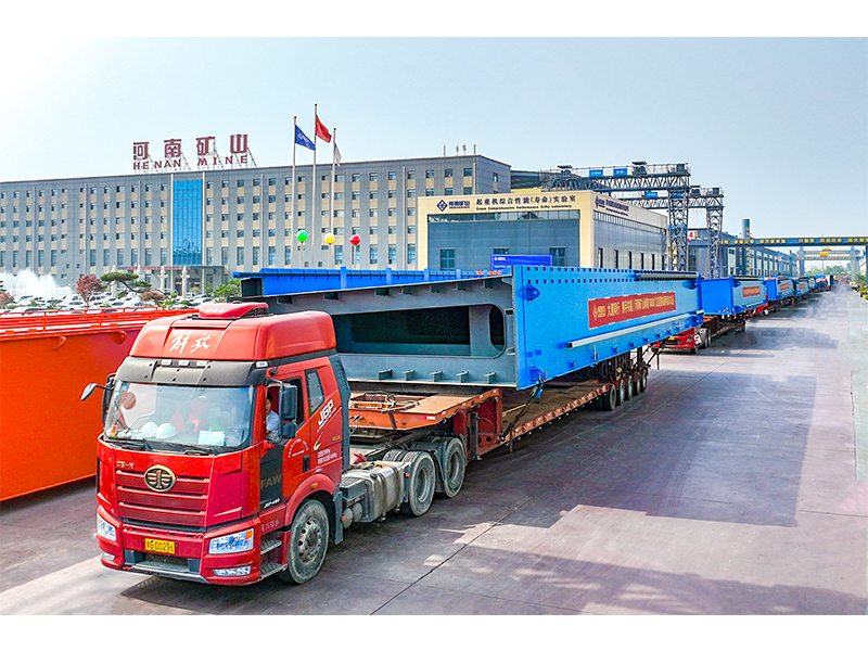 发车！1000t“钢铁巨兽”，，，，，，，，助力长江中上游*大规模船埠建设